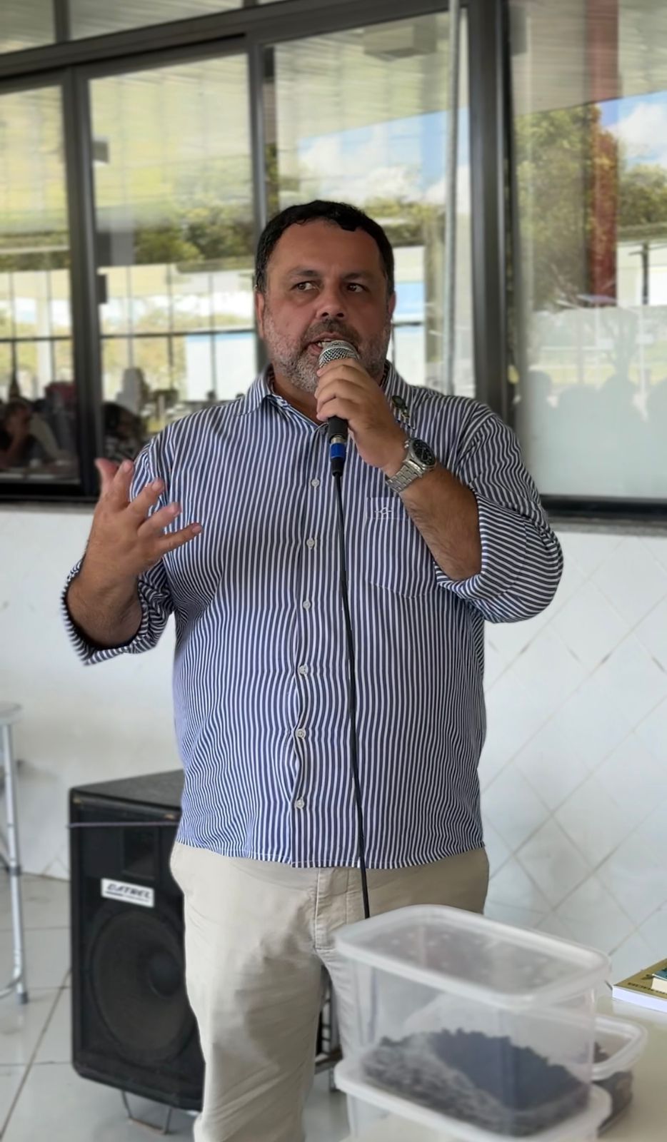 Engenheiro Ambiental falou sobre Compostagem durante a Quinta Edição da Feira Agroecológica