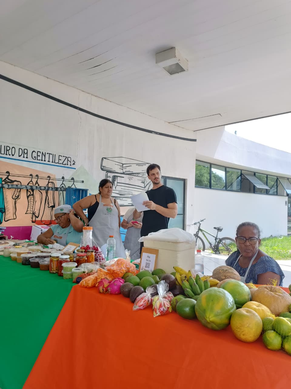 Representantes da Agroecológica apresenta normas do RI para os produtores rurais